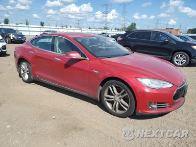 Czwarte zdjęcie samochodu z boku: 2013 TESLA MODEL S VIN:5YJSA1BG9DFP08986 - miniatura