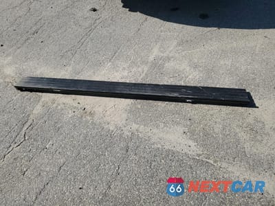 Zdjęcie 13 z 17 samochodu: 2024 GMC YUKON DENALI VIN:1GKS1DKL7RR402874 - miniatura