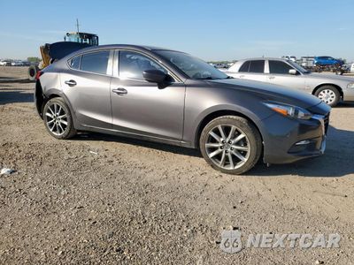 Czwarte zdjęcie samochodu z boku: 2018 MAZDA 3 TOURING VIN:3MZBN1V38JM227175 - miniatura