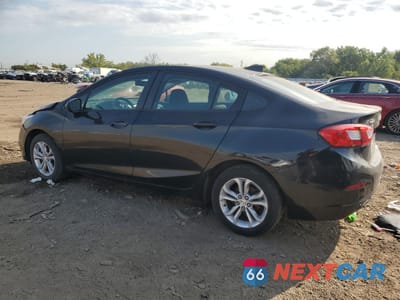 Drugie zdjęcie samochodu z przodu: 2018 CHEVROLET CRUZE LS VIN:1G1BC5SM7J7142974 - miniatura