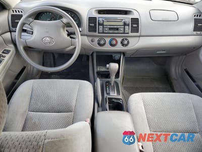 Zdjęcie 8 z 12 samochodu: 2004 TOYOTA CAMRY LE VIN:4T1BE32K24U355031 - miniatura