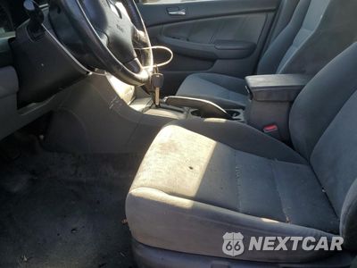 Zdjęcie 7 z 12 samochodu: 2005 HONDA ACCORD EX VIN:1HGCM66575A040716 - miniatura