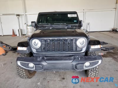Piąte zdjęcie samochodu w środku: 2025 JEEP GLADIATOR SPORT VIN:1C6PJTAG4SL518808 - miniatura
