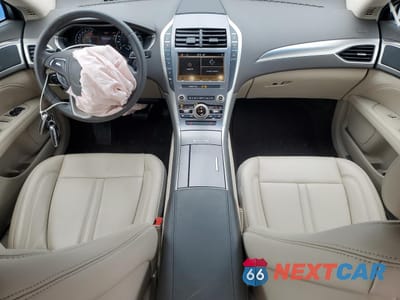 Zdjęcie 8 z 12 samochodu: 2019 LINCOLN MKZ VIN:3LN6L5B9XKR617088 - miniatura