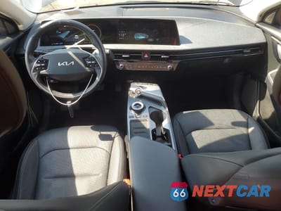 Zdjęcie 8 z 14 samochodu: 2023 KIA EV6 LIGHT VIN:KNDC34LA4P5156555 - miniatura