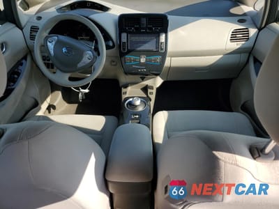 Zdjęcie 8 z 14 samochodu: 2012 NISSAN LEAF SV VIN:JN1AZ0CP8CT024751 - miniatura