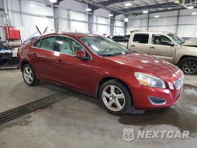 Czwarte zdjęcie samochodu z boku: 2013 VOLVO S60 T5 VIN:YV1612FS2D2211734 - miniatura
