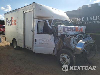 Czwarte zdjęcie samochodu z boku: 2021 FORD ECONOLINE E350 SUPER DUTY CUTAWAY VAN VIN:1FDWE3FK7MDC40601 - miniatura