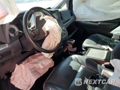 Zdjęcie 7 z 13 samochodu: 2019 TOYOTA SIENNA SE VIN:5TDXZ3DC7KS974486 - miniatura