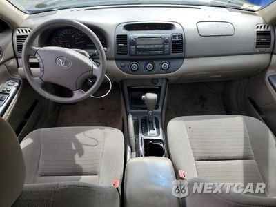 Zdjęcie 8 z 12 samochodu: 2005 TOYOTA CAMRY LE VIN:4T1BE30KX5U004730 - miniatura