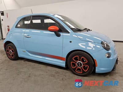 Czwarte zdjęcie samochodu z boku: 2017 FIAT 500 ELECTRIC VIN:3C3CFFGE4HT611698 - miniatura