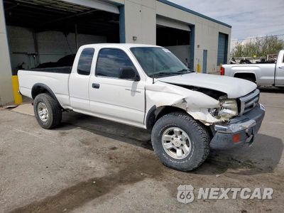 Czwarte zdjęcie samochodu z boku: 2000 TOYOTA TACOMA XTRACAB VIN:4TAWN72N0YZ684354 - miniatura