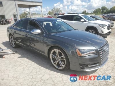 Czwarte zdjęcie samochodu z boku: 2014 AUDI S8 QUATTRO VIN:WAUD2AFD2EN009155 - miniatura