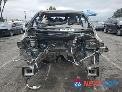 Piąte zdjęcie samochodu w środku: 2016 KIA SEDONA LX VIN:KNDMB5C11G6175832 - miniatura