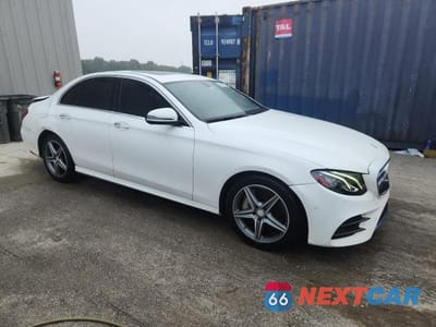 Czwarte zdjęcie samochodu z boku: 2017 MERCEDES-BENZ E 300 4MATIC VIN:WDDZF4KBXHA016987 - miniatura