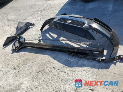 Zdjęcie 12 z 14 samochodu: 2017 JAGUAR XE VIN:SAJAR4BGXHA965323 - miniatura