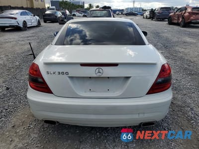 Zdjęcie 6 z 14 samochodu: 2011 MERCEDES-BENZ SLK 300 VIN:WDBWK5EA3BF238653 - miniatura