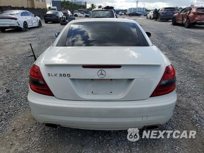 Zdjęcie 6 z 14 samochodu: 2011 MERCEDES-BENZ SLK 300 VIN:WDBWK5EA3BF238653 - miniatura