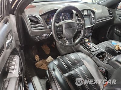 Zdjęcie 8 z 13 samochodu: 2016 CHRYSLER 300 S VIN:2C3CCAGG2GH220537 - miniatura