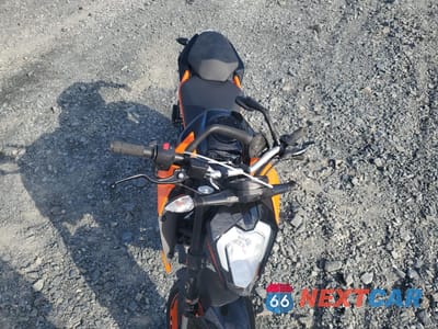 Piąte zdjęcie samochodu w środku: 2023 KTM 200 DUKE VIN:MD2JPC400PC015984 - miniatura