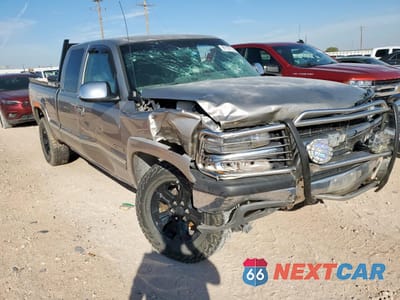 Czwarte zdjęcie samochodu z boku: 2000 CHEVROLET SILVERADO K1500 VIN:1GCEK19T1YZ332748 - miniatura