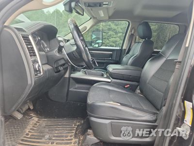 Zdjęcie 7 z 12 samochodu: 2018 RAM 2500 SLT VIN:3C6UR5DL3JG329028 - miniatura