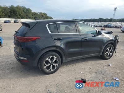 Trzecie zdjęcie samochodu z tyłu: 2021 KIA SPORTAGE VIN:KNDPMCAC2M7865014 - miniatura