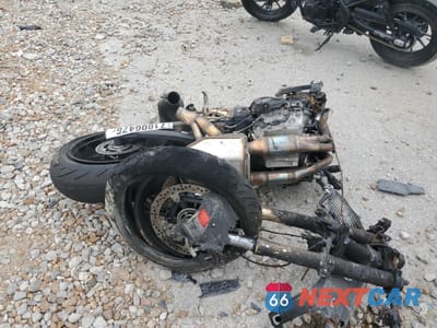 Trzecie zdjęcie samochodu z tyłu: 2025 BMW S 1000 RR VIN:WB10P2308S6L85629 - miniatura