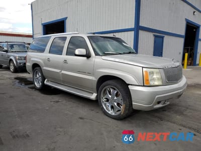 Czwarte zdjęcie samochodu z boku: 2004 CADILLAC ESCALADE ESV VIN:3GYFK66N14G247145 - miniatura