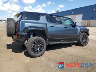 Trzecie zdjęcie samochodu z tyłu: 2025 GMC HUMMER SUV 3X VIN:1GKT0RDC4SU114508 - miniatura