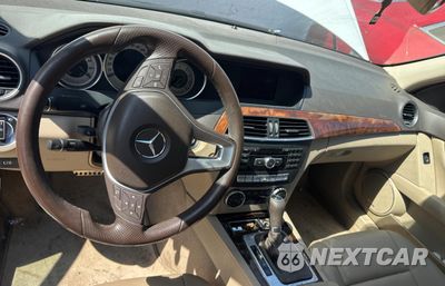 Zdjęcie 9 z 11 samochodu: 2013 MERCEDES-BENZ C 300 4MATIC VIN:WDDGF8AB8DR263839 - miniatura
