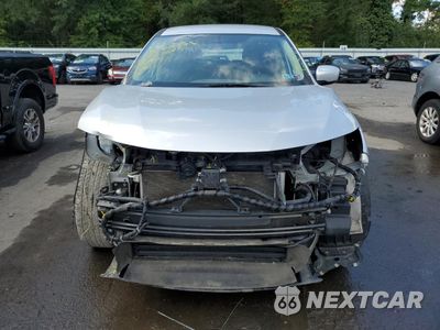 Piąte zdjęcie samochodu w środku: 2018 NISSAN ROGUE S VIN:5N1AT2MT8JC784175 - miniatura