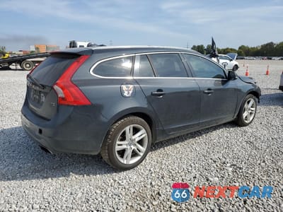 Trzecie zdjęcie samochodu z tyłu: 2015 VOLVO V60 PREMIER+ VIN:YV140MEC2F1203836 - miniatura
