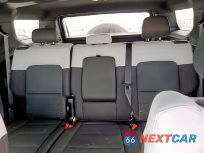 Zdjęcie 10 z 13 samochodu: 2025 GMC HUMMER SUV 3X VIN:1GKT0RDC6SU119242 - miniatura