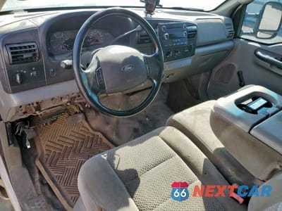 Zdjęcie 8 z 12 samochodu: 2006 FORD F550 SUPER DUTY VIN:1FDAF56P16ED42150 - miniatura