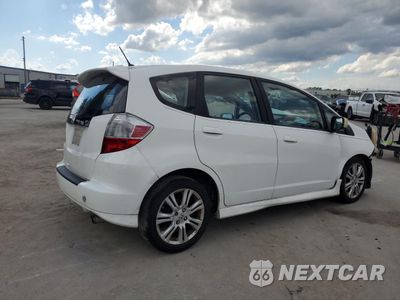 Trzecie zdjęcie samochodu z tyłu: 2011 HONDA FIT SPORT VIN:JHMGE8H53BC006521 - miniatura