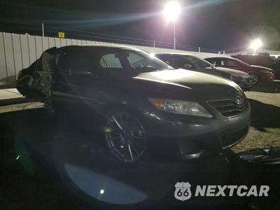 Czwarte zdjęcie samochodu z boku: 2010 TOYOTA CAMRY BASE VIN:4T4BF3EK0AR072850 - miniatura