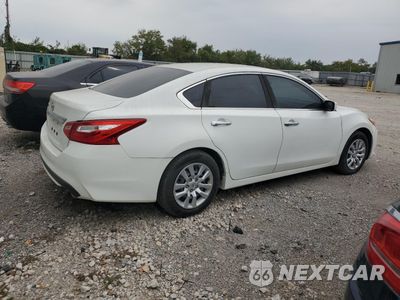 Trzecie zdjęcie samochodu z tyłu: 2016 NISSAN ALTIMA 2.5 VIN:1N4AL3AP3GN360262 - miniatura
