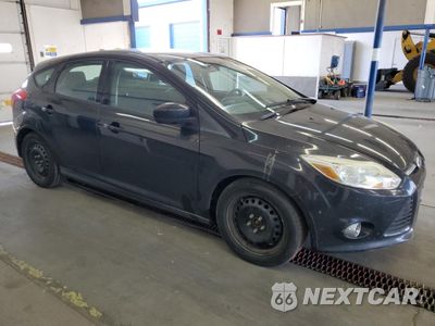 Czwarte zdjęcie samochodu z boku: 2012 FORD FOCUS SE VIN:1FAHP3K20CL109842 - miniatura