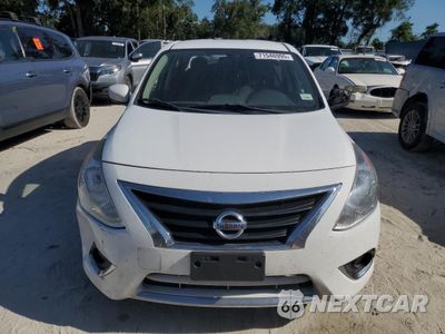 Piąte zdjęcie samochodu w środku: 2018 NISSAN VERSA S VIN:3N1CN7AP8JL879905 - miniatura