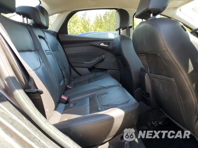 Zdjęcie 10 z 12 samochodu: 2015 FORD FOCUS TITANIUM VIN:1FADP3J29FL274552 - miniatura