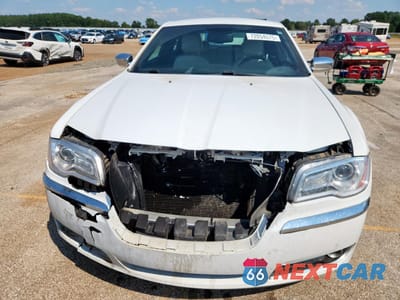 Piąte zdjęcie samochodu w środku: 2013 CHRYSLER 300 VIN:2C3CCAAG0DH727764 - miniatura