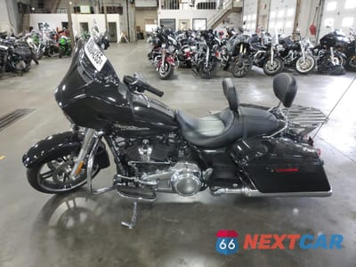 Trzecie zdjęcie samochodu z tyłu: 2019 HARLEY-DAVIDSON FLHX VIN:1HD1KBC18KB668908 - miniatura