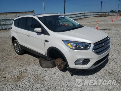 Czwarte zdjęcie samochodu z boku: 2018 FORD ESCAPE TITANIUM VIN:1FMCU9J94JUB88644 - miniatura
