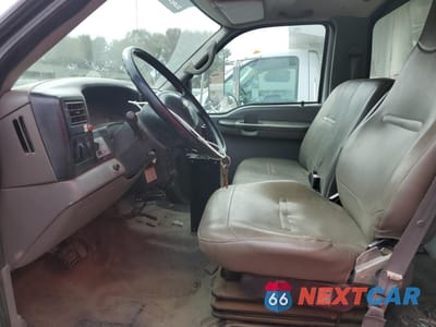 Piąte zdjęcie samochodu w środku: 2008 FORD F750 SUPER DUTY XL DUMP TRUCK VIN:3FRXF75T98V083295 - miniatura