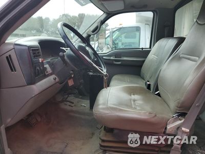 Piąte zdjęcie samochodu w środku: 2008 FORD F750 SUPER DUTY XL DUMP TRUCK VIN:3FRXF75T98V083295 - miniatura
