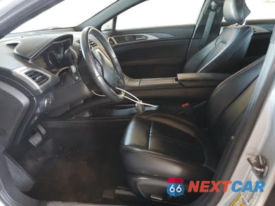 Zdjęcie 7 z 13 samochodu: 2019 LINCOLN MKZ VIN:3LN6L5A97KR617633 - miniatura