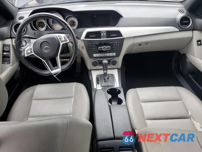 Zdjęcie 8 z 12 samochodu: 2012 MERCEDES-BENZ C 250 VIN:WDDGF4HB0CR221582 - miniatura