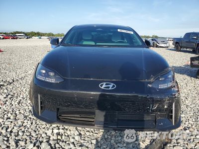 Piąte zdjęcie samochodu w środku: 2023 HYUNDAI IONIQ 6 SEL VIN:KMHM34AA6PA046147 - miniatura
