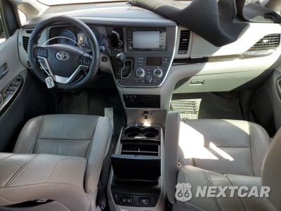 Zdjęcie 8 z 13 samochodu: 2018 TOYOTA SIENNA XLE VIN:5TDDZ3DC0JS203949 - miniatura